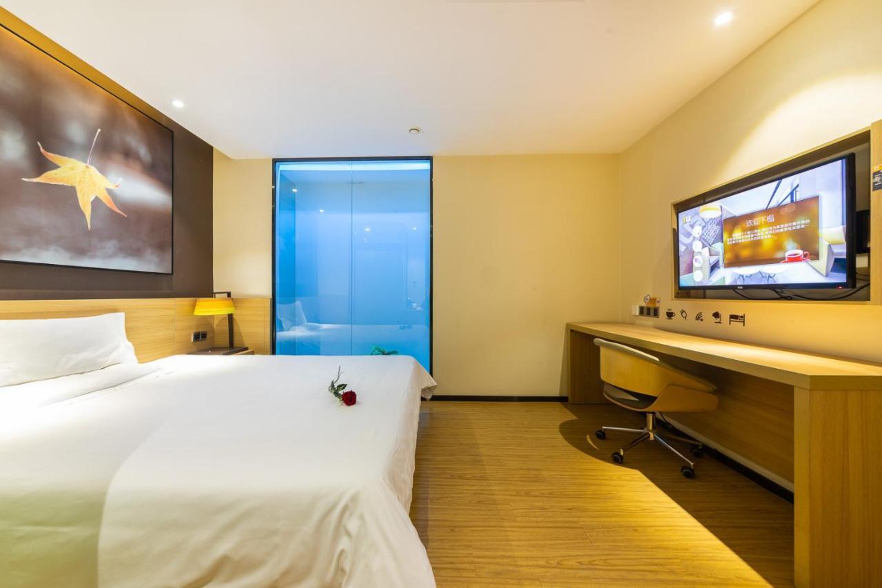 Iu Hotel Chongqing Jiefangbei エクステリア 写真