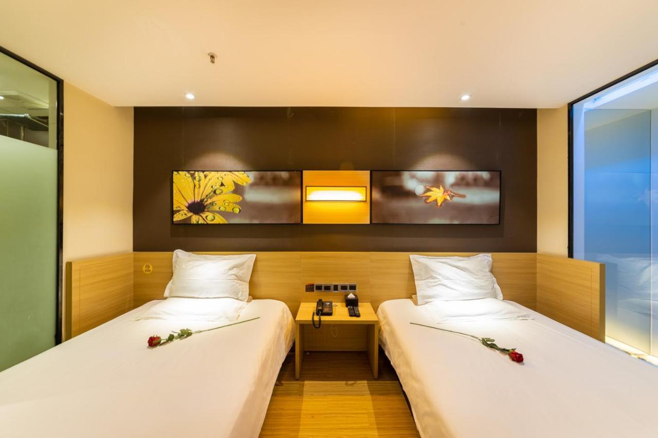 Iu Hotel Chongqing Jiefangbei エクステリア 写真