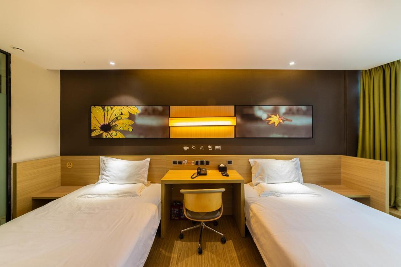 Iu Hotel Chongqing Jiefangbei エクステリア 写真