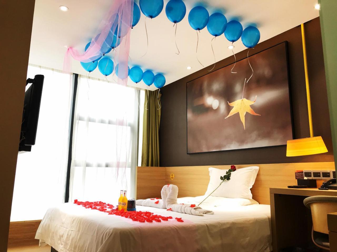 Iu Hotel Chongqing Jiefangbei エクステリア 写真