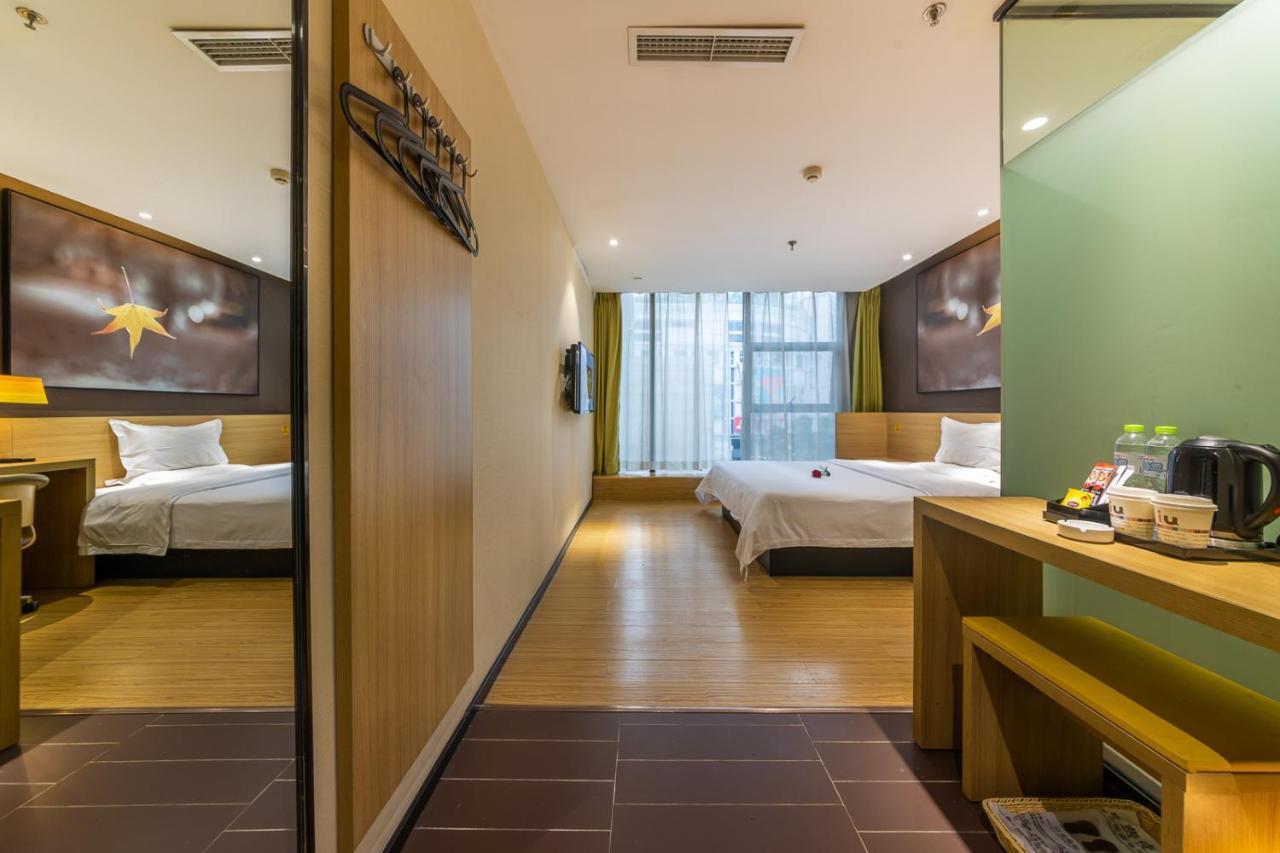 Iu Hotel Chongqing Jiefangbei エクステリア 写真